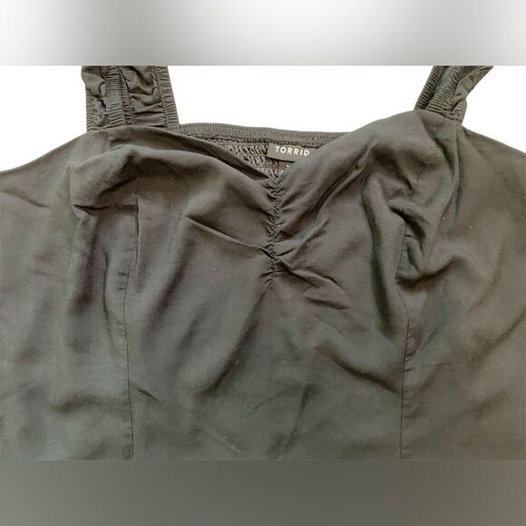 Torrid Black Squared Sweetheart Neckline Challis Smocked Tank - Picture 6 of 10